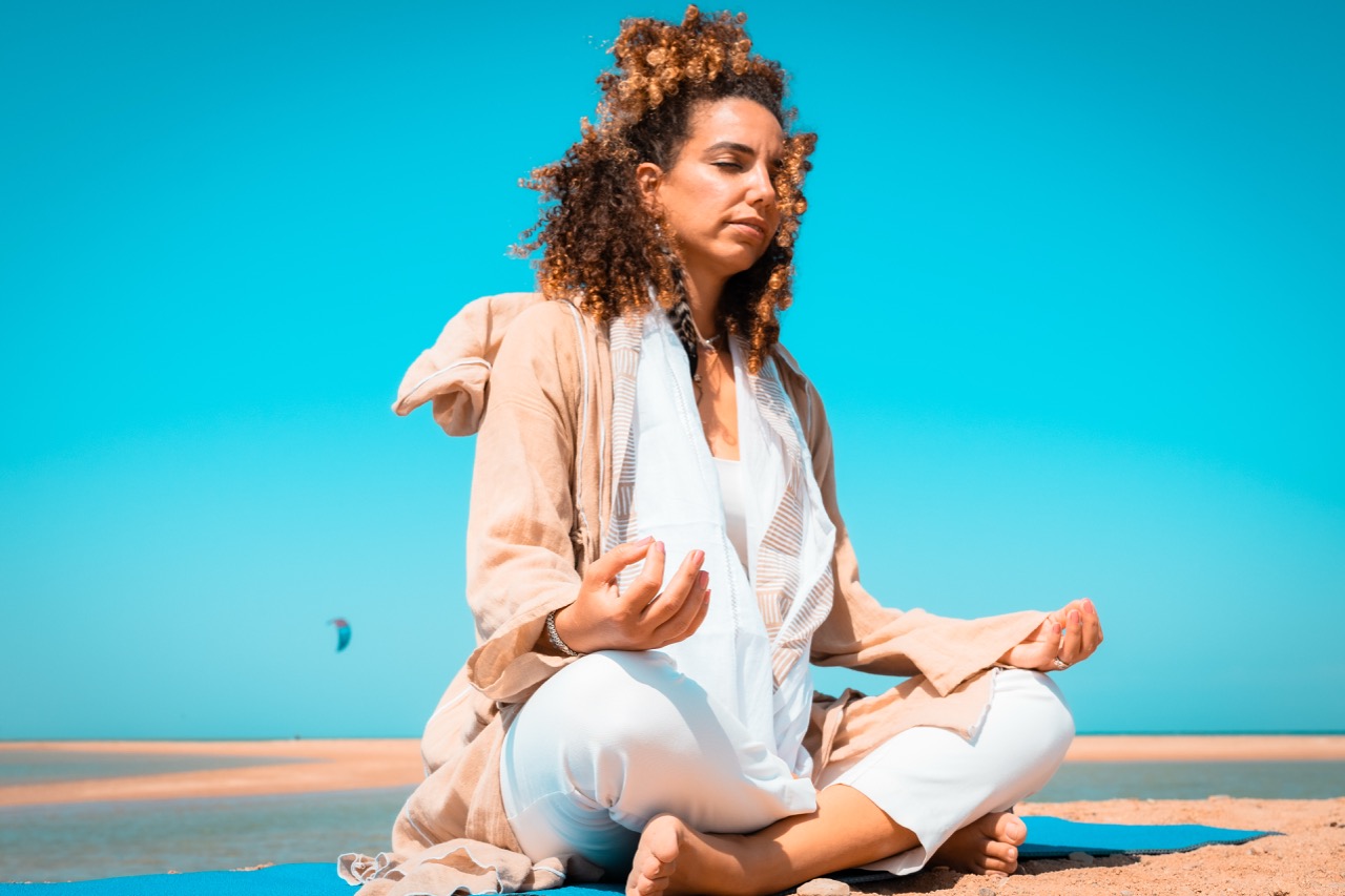 Groß (9_März_2025_Lamiaa_YOGA_SOUNDHEALING_ElGouna_Photography_DSC_8278_345)